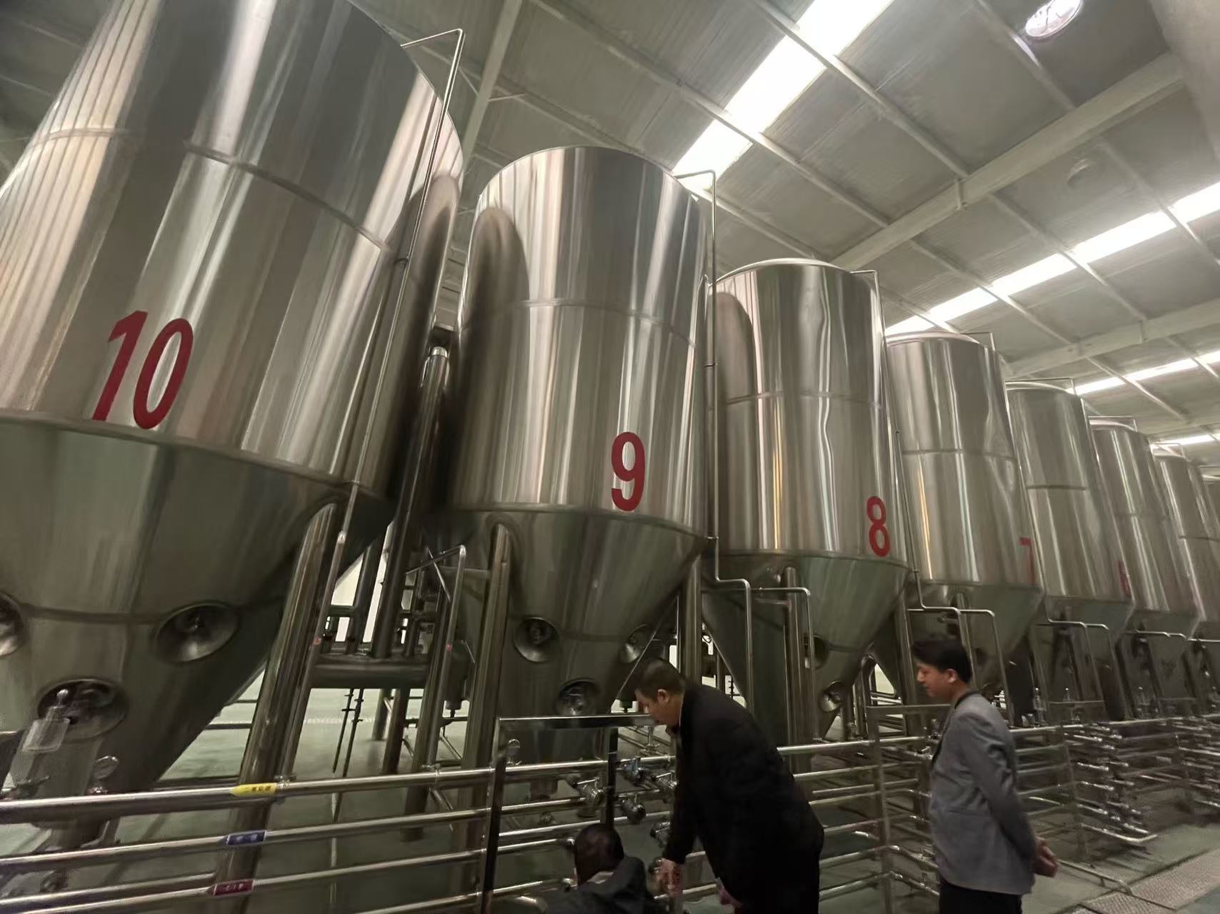 亭湖精酿啤酒设备厂—平面布置、设备设计、制造、调试、培训等一条龙服务